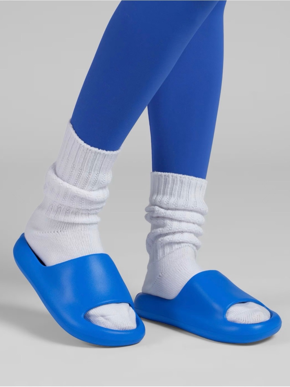 COMFRT Marshmallow Slides size 7/8